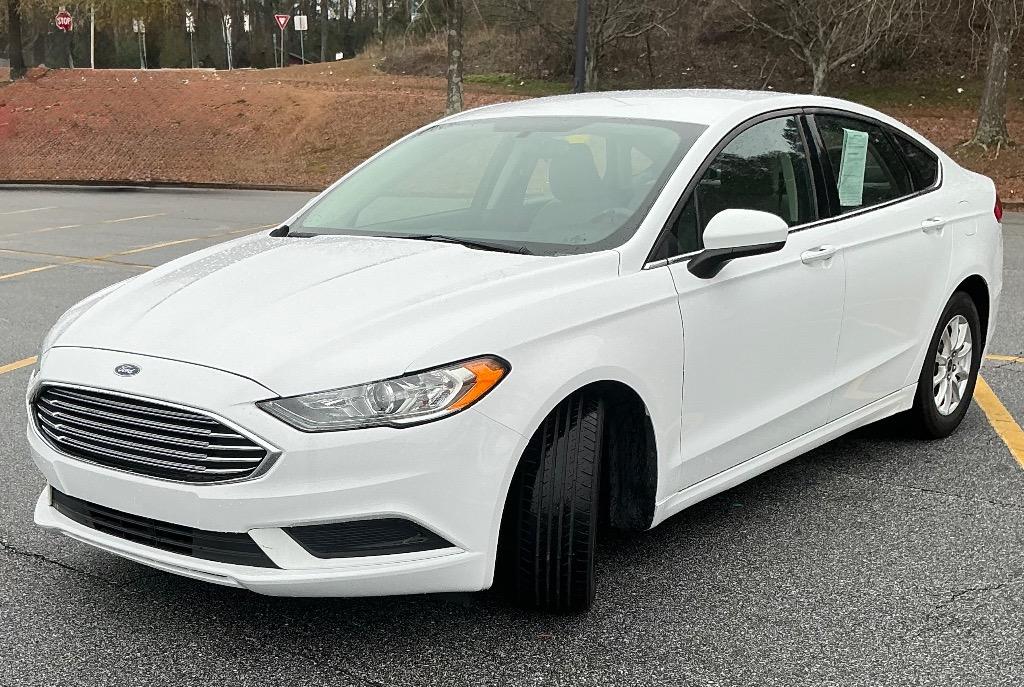 2018 Ford Fusion S's photo