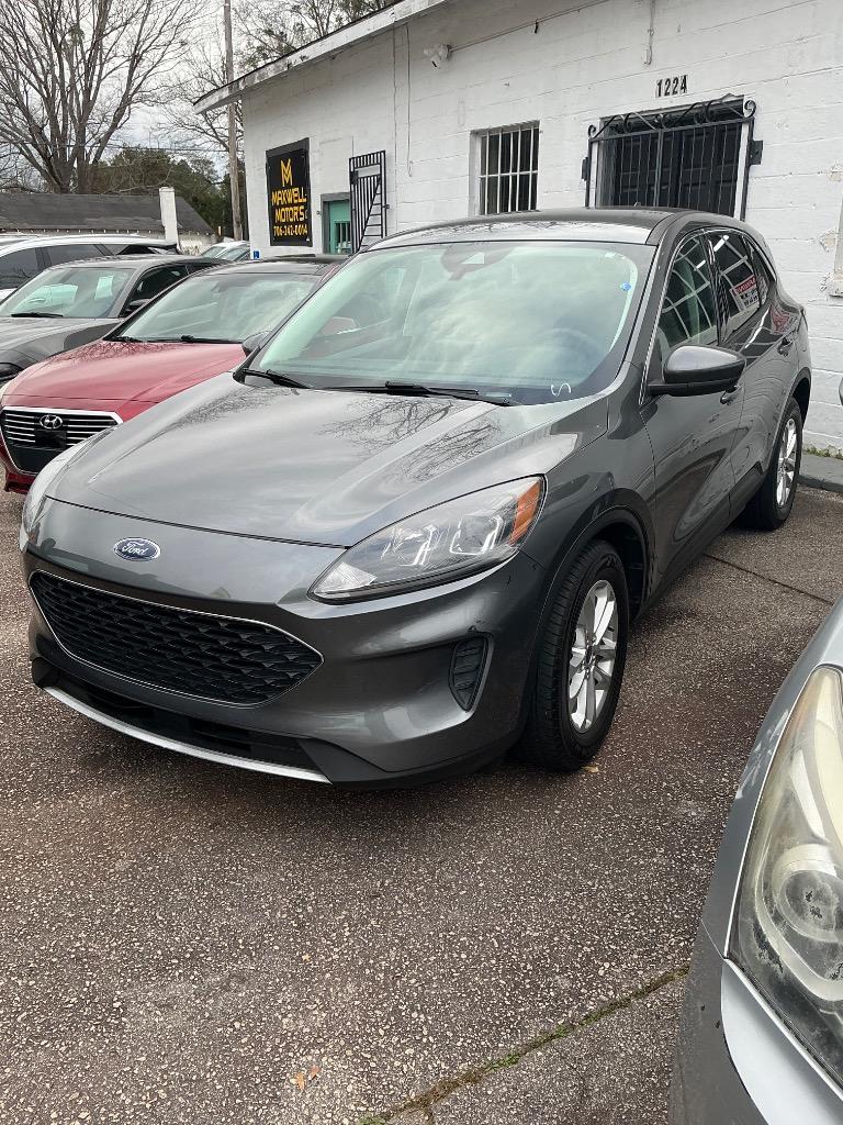2021 Ford Escape SE's photo